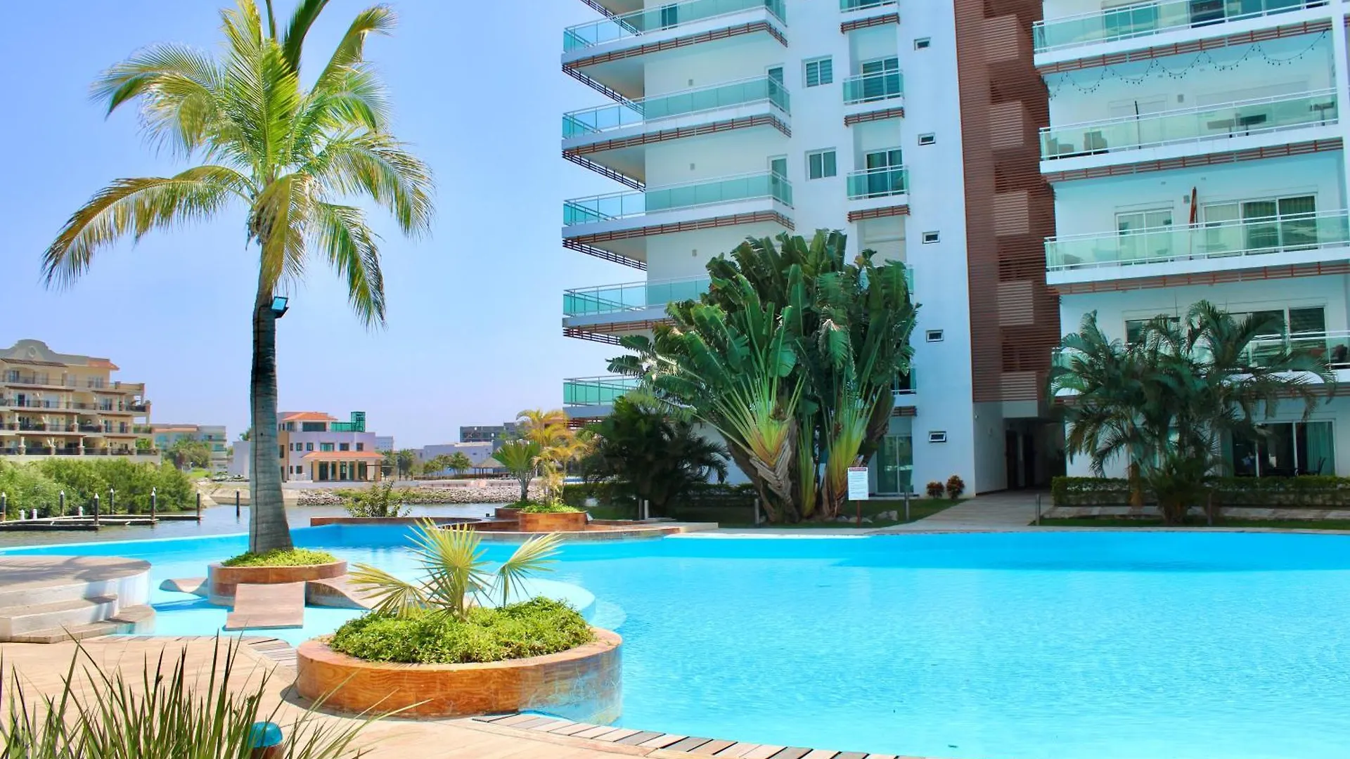Condominio Con Una Bonita Vista Del Puerto Deportivo De G P S Rentas Mazatlán Appartement